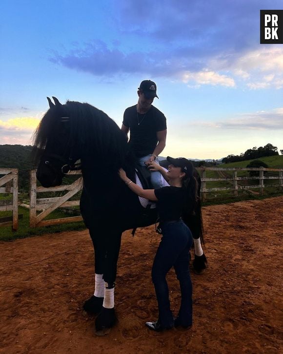 Larissa Manoela e André Luiz Frambach já curtiram passeio na fazenda juntos