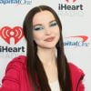 Presidente do Disney Channel pediu para Dove Cameron se encontrar com Selena Gomez para receber conselhos sobre mundo da fama