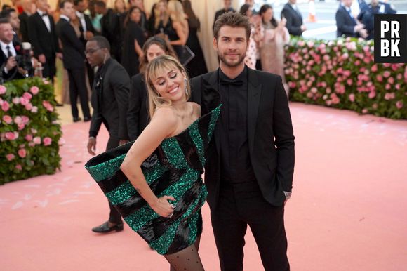 Miley Cyrus tatuou símbolo de Austrália, país do ex-marido Liam Hemsworth