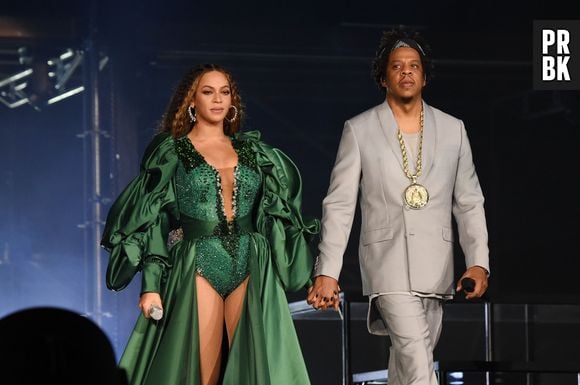 Beyoncé tem o número "4", dia em que casou com Jay-Z, tatuado no dedo