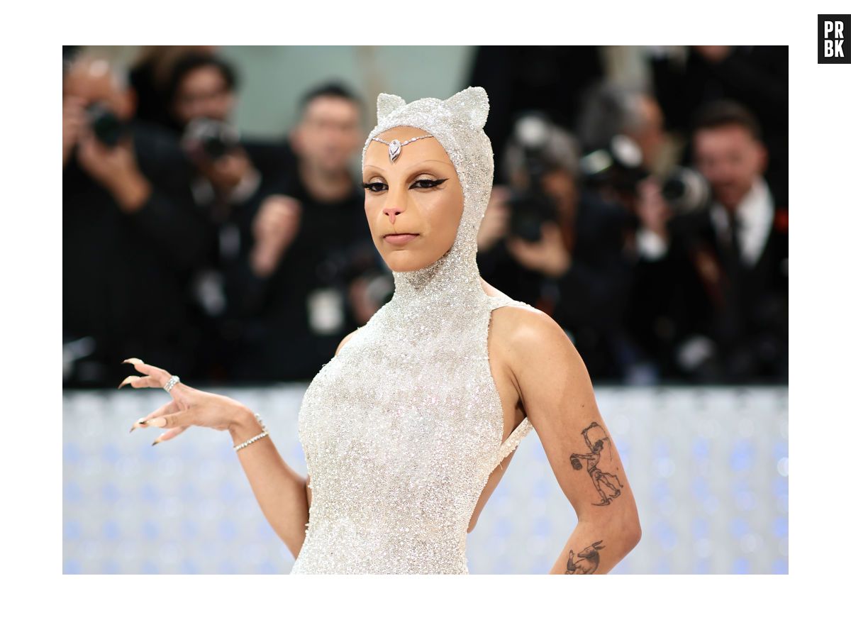 Doja Cat é flagrada fumando vape ao vivo no Met Gala e fãs detonam a  cantora