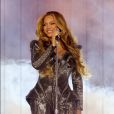 Beyoncé apostou em macacão com mix de tecidos