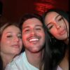 Rodrigo Mussi postou story ao lado de Larissa Santos e Bruna Griphao