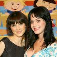 Katy Perry e Zooey Deschanel são tão parecidas que poderiam ser irmãs!