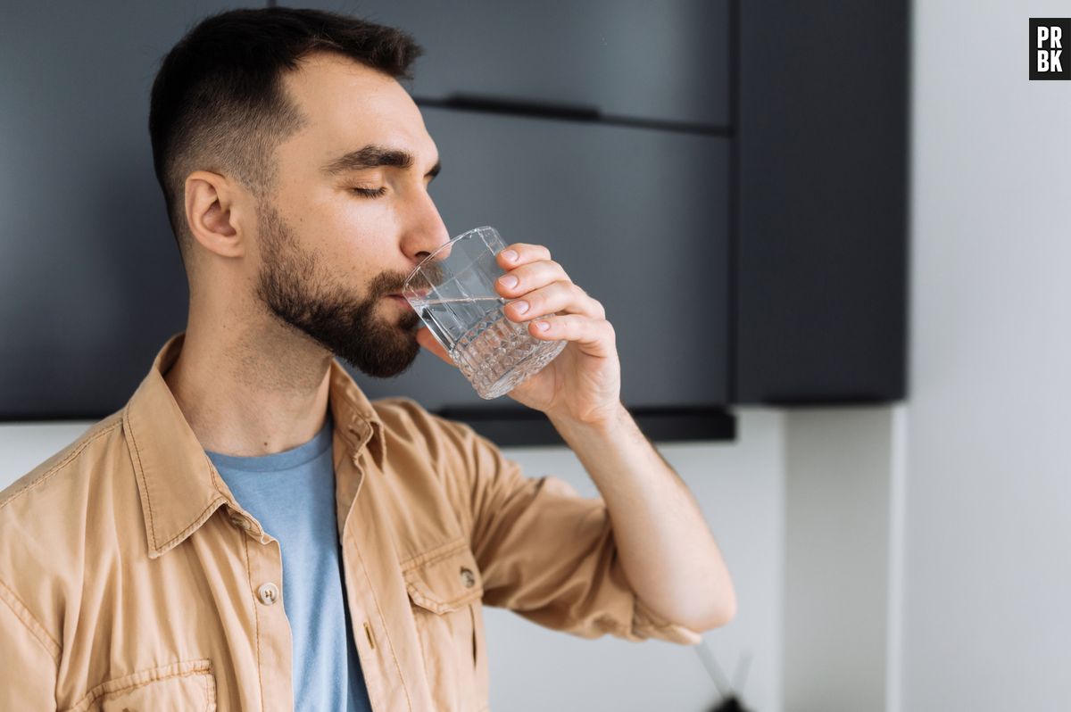 Foto: Beber água é muito importante para manter o corpo funcionando ...
