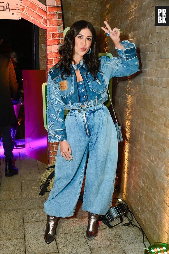 FOquinha apostou no look all jeans para a festa junina de Bianca Andrade