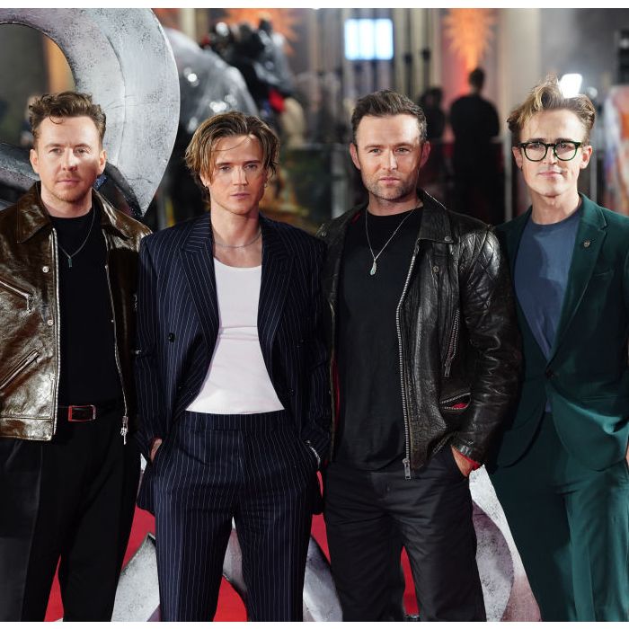  Um dos principais nomes de sua geração, o McFly é formado por   Tom Fletcher   (vocal/guitarra),   Danny Jones   (vocal/guitarra),   Harry Judd   (bateria) e   Dougie Poynter   (baixo) 