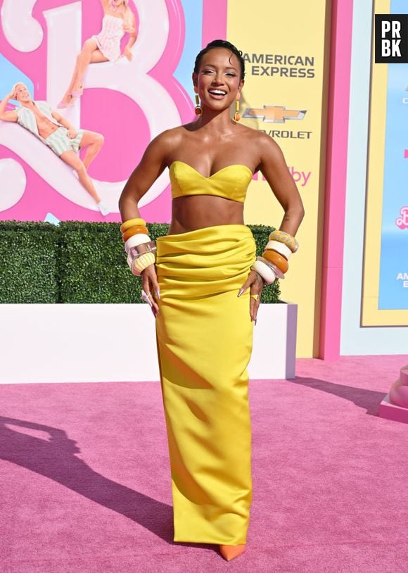 Karrueche Tran inovou com vestido amarelo na première de "Barbie"