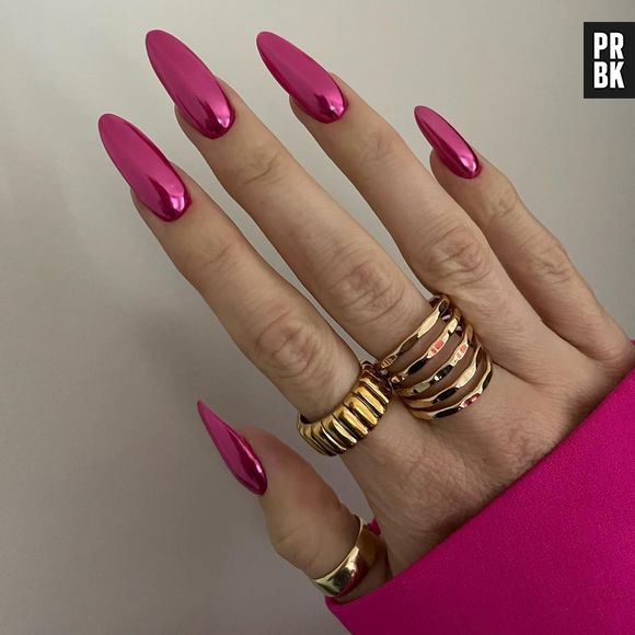 O esmalte metalizado é prático e glamouroso