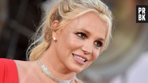 Britney Spears dança só de calcinha, quase mostra demais e saúde mental preocupa web. Entenda