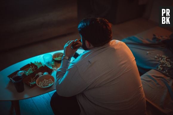 Estudos mostram que quem costuma comer mais tarde sente mais fome