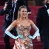 O vestido rosa e azul de Blake Lively no Met Gala poderia ser uma grande inspiração para Bruna Marquezine