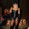 Bruna Griphao optou por fantasia de coelhinha no Halloween da Anitta