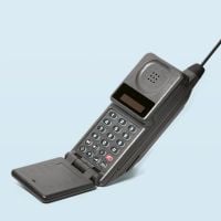 Como surgiu uma das ideias mais recorrentes da história dos telefones celulares: a tampa dobrável