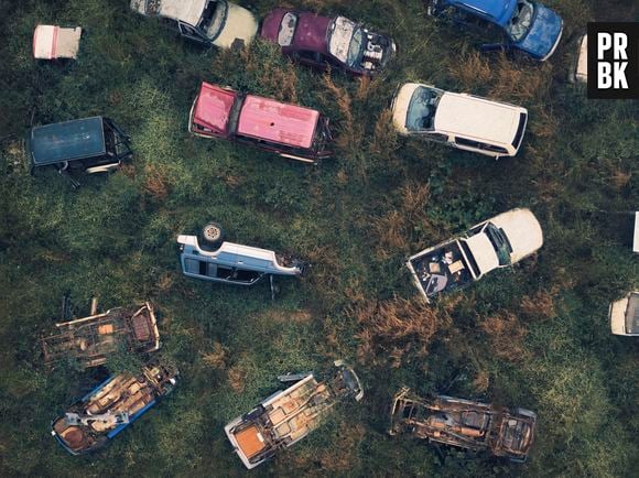 Turistas de Andorra ficam curiosos com carros abandonados na fronteira