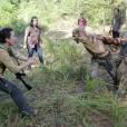 Em "The Walking Dead", Glenn (Steven Yeun) e Noah (Tyler James Williams) tiveram um desentendimento com Aiden (Daniel Bonjour) no primeiro dia