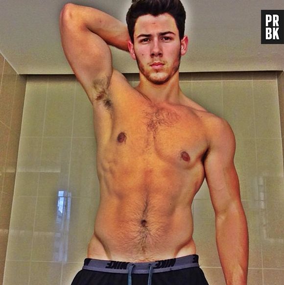 Outro artista que deixou todo mundo de queixo caído foi o cantor da boyband Jonas Brothers, Nick Jonas