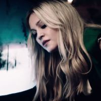 Madonna homenageia a mãe e aparece rejuvenescida em clipe apocalíptico de "Ghosttowhn"