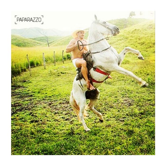  Ganhador do &quot;BBB15&quot;, cowboy C&amp;eacute;zar posou com cavalo no Paparazzo e publicou no Instagram 