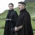 Em "Game of Thrones", Sansa (Sophie Turner) e Baelish (Aiden Gillen) vão ter um momento romântico