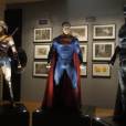  "Batman V Superman" tamb&eacute;m j&aacute; ganhou um v&iacute;deo com detalhes dos uniformes dos super-her&oacute;is 