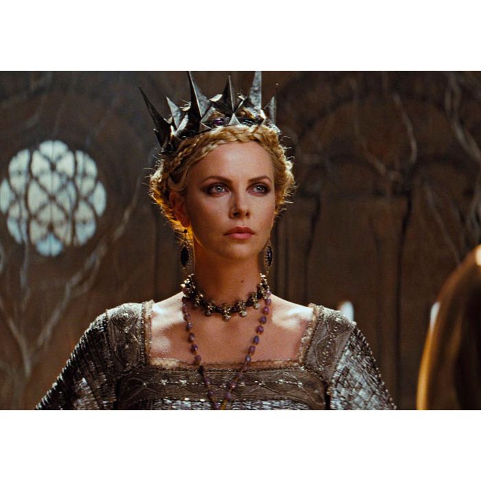  A sequ&amp;ecirc;ncia de &quot;Branca de Neve e o Ca&amp;ccedil;ador&quot; ainda deve contar com Charlize Theron e Chris Hemsworth 