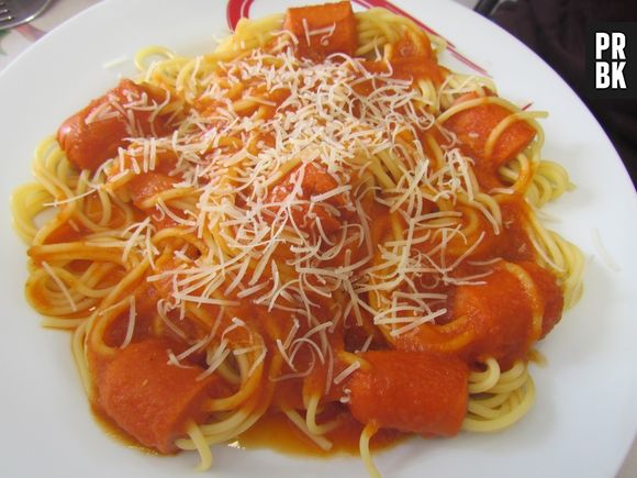 Macarrão com salsicha: Prático e muito saboroso!