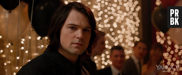 Dimitri Belikov (Danila Kozlovsky) é um dampiro guardião em "O Beijo das Sombras"