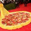 Vai uma pizza do vestido da Rihanna no MET Gala 2015 aí?