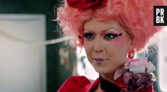 Tara Reid parodia Effie em "The Hungover Games"