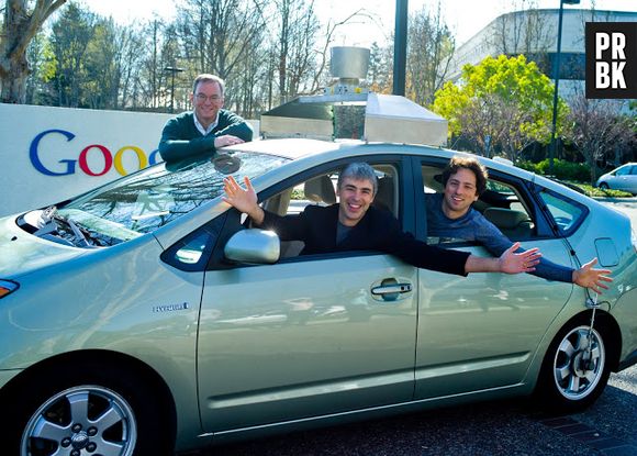 Larry Page e Sergey Brin no primeiro carro automático do Google
