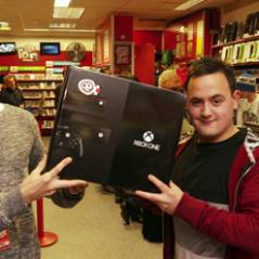 Jovem que pagou R$ 1,7 mil em foto de Xbox One ganha videogame de loja