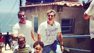 Thiago Martins e Luciano Huck gravam "Caldeirão do Huck" no Vidigal