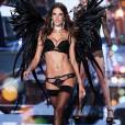  Alessandra Ambrosio desfilando para a "Victoria's Secret" 