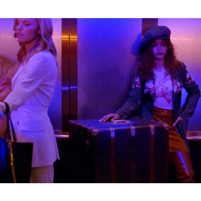 Rihanna espera pela sua inimiga no elevador na prévia do clipe de &quot;Bitch Better Have My Money&quot;