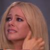 Avril Lavigne chora ao falar de doença em programa de TV