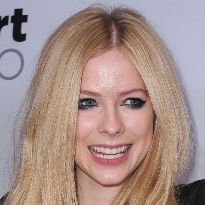  Avril Lavigne diz que pode se recuperar 100% de&amp;nbsp;doen&amp;ccedil;a de Lyme 