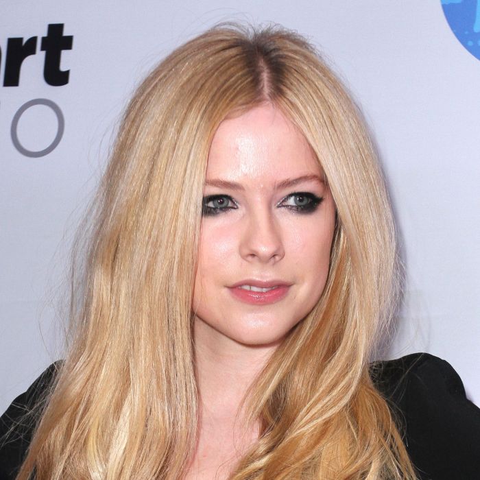  Avril Lavigne contraiu a&amp;nbsp;doen&amp;ccedil;a de Lyme no final de 2014 