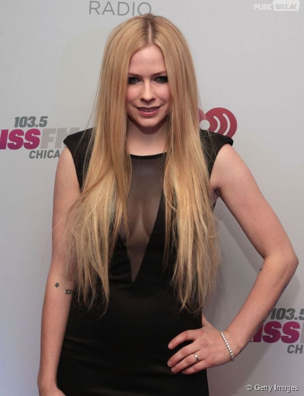 Avril Lavigne fala sobre doen&ccedil;a em programa de tv