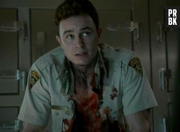 Parrish (Ryan Kelley) se recupera e conta para o Xerife Stilinski (Linden Ashby) e para Melissa (Melissa Ponzio) que Scott (Tyler Posey) está correndo perigo em "Teen Wolf"
