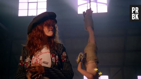 Rihanna pendura a ricaça peladona no vídeo de "Bitch Better Have My Money"