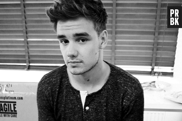 Liam Payne, do One Direction, é filmado pelado no banho