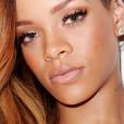  Na internet, perseguidor de Rihanna amea&ccedil;a cantora de morte e ainda diz que vai casar com a estrela 