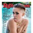 Sempre polêmica, Miley Cyrus posou seminua dentro de uma piscina para a revista "Rolling Stone" de setembro