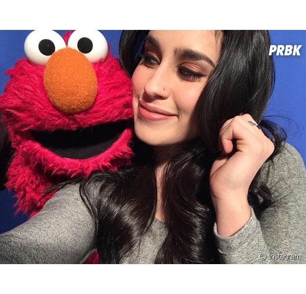 Lauren Jauregui, do Fifth Harmony, ganha flores e posta no Instagram