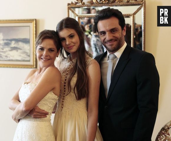 Em "Verdades Secretas", Alex (Rodrigo Lombardi) se casou com Carolina (Drica Moraes) para ficar perto de Angel (Camila Queiroz)