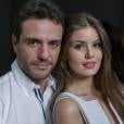  Por&eacute;m, Angel (Camila Queiroz) logo cede e faz sexo com Alex (Rodrigo Lombardi) na cozinha de Carolina (Drica Moraes) 