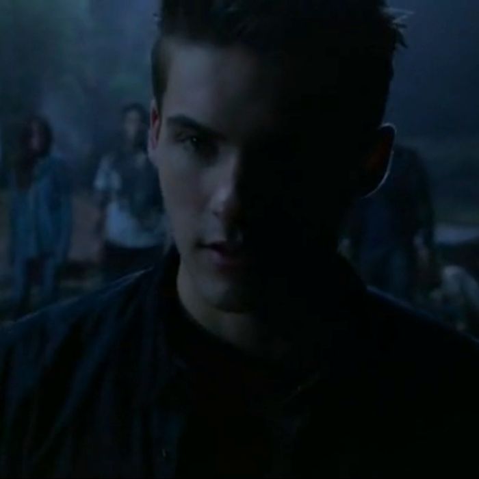 Theo (Cody Christian) reviveu os mortos para conseguir um bando em &quot;Teen Wolf&quot;