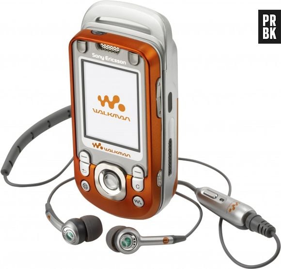 E quem não quis um celular da Sony Ericsson com Walkman para tocar músicas direto do aparelho? Revolucionário para a época!