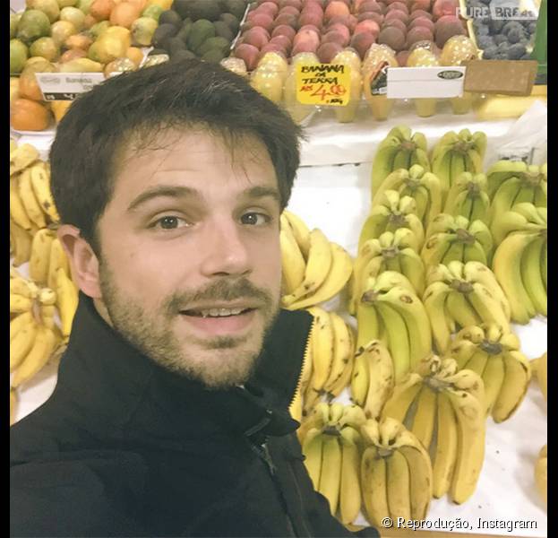 Duda Nagle, de "C&uacute;mplices de Um Resgate", divulga sua rotina fitness no Instagram, que inclui comer bananas!